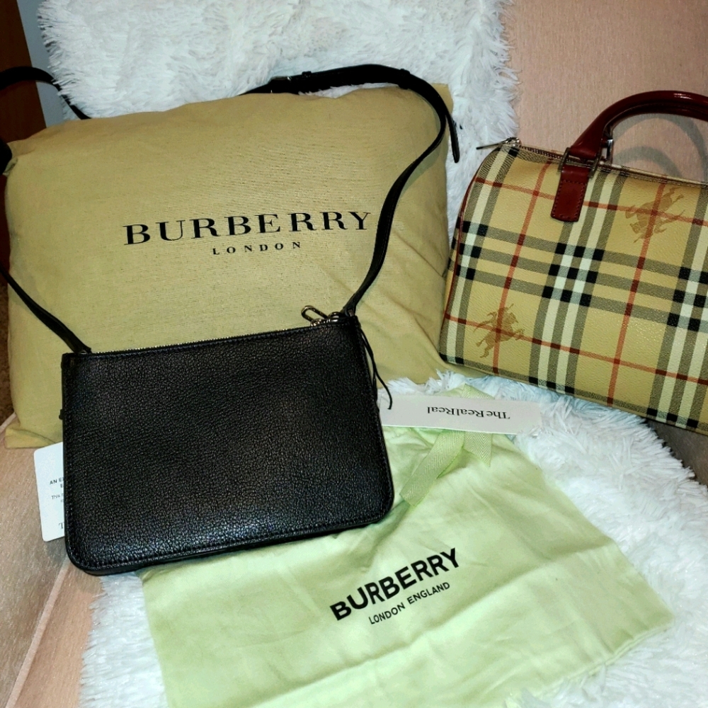 Sold 💯 Authentic Burberry Leather Crossbody
